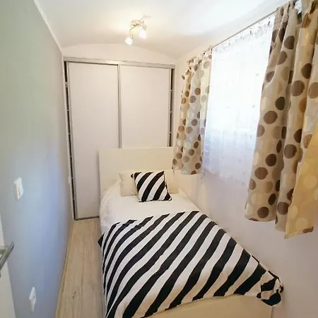 Everysky - Konstytucji 3 Go Maja 66-1 קרפאז'