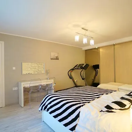 Everysky - Konstytucji 3 Go Maja 66-1 קרפאז'