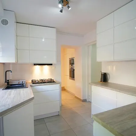 Everysky - Konstytucji 3 Go Maja 66-1 Apartmán *